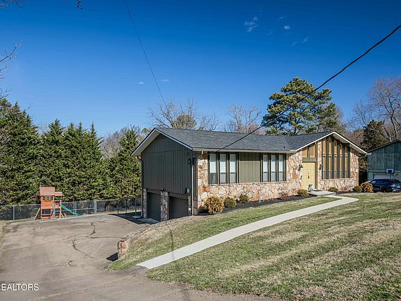 2nd image of 5323 Lance Dr