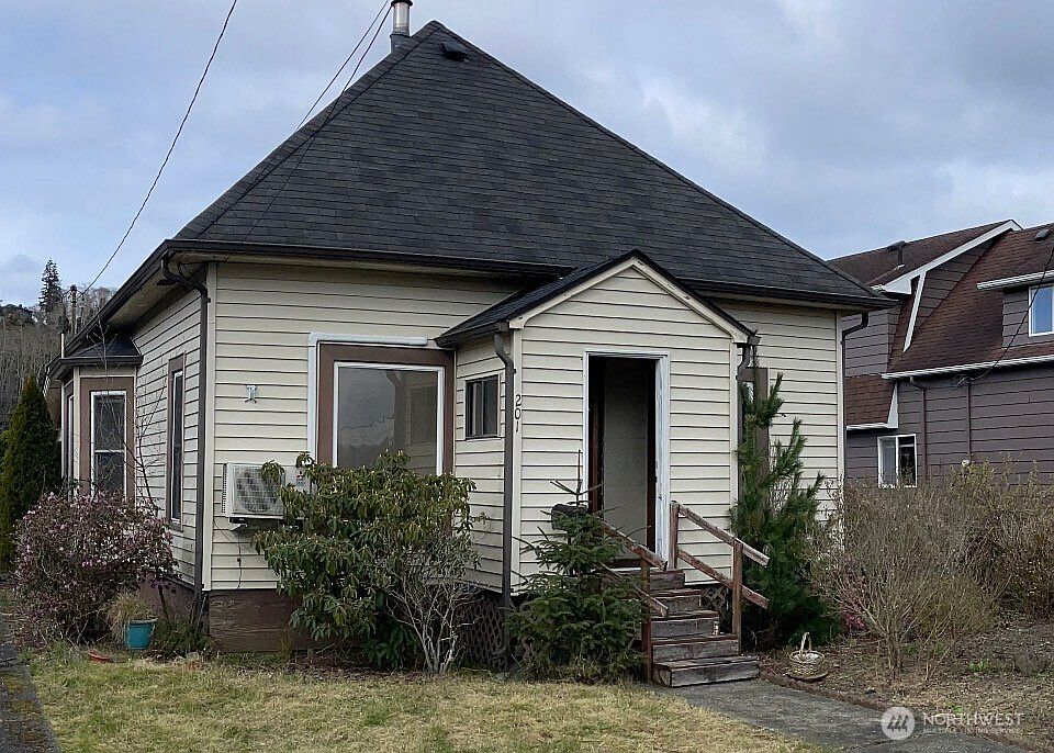 1st image of 201 Emerson Avenue
