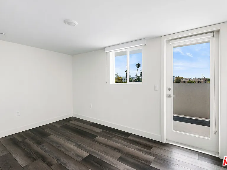 3667 Mentone Ave #8 — Photo 11