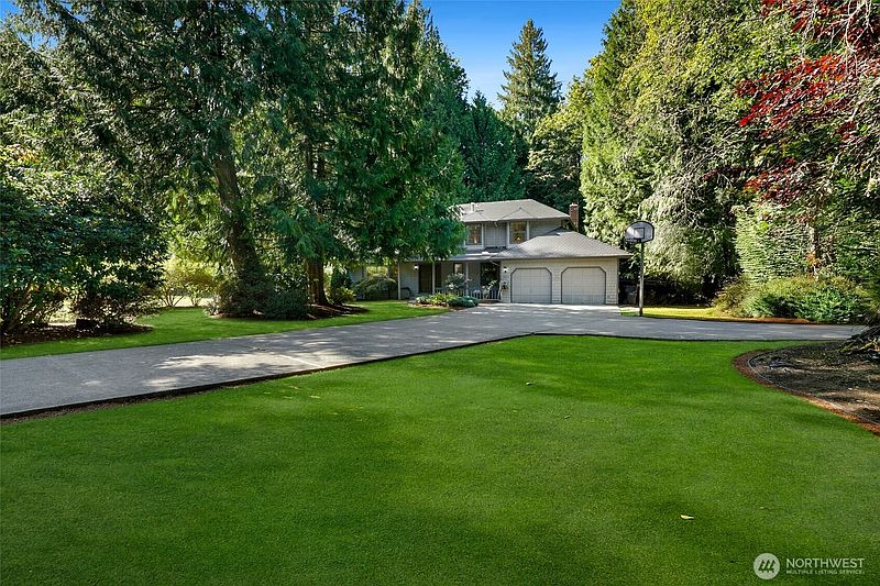 2nd image of 6833 207th Avenue NE