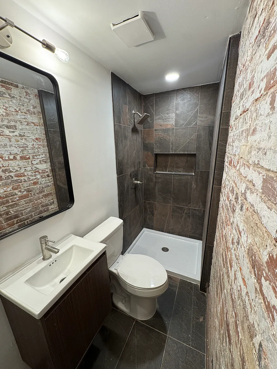 Building Photo - 839 S Jackson St #1