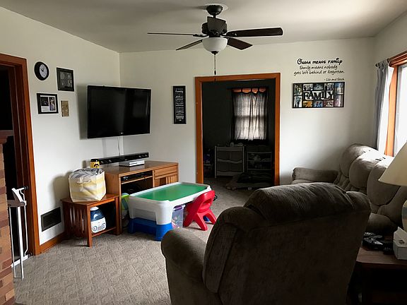 3rd image of 1011 N Green St