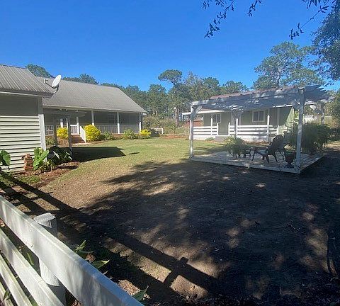 3rd image of 211 Sunset Dr