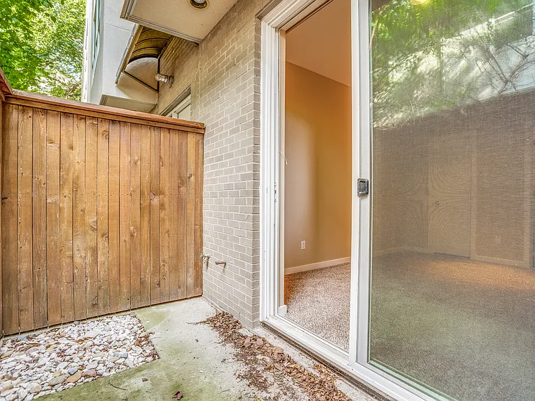 4100 Travis St #8 — Photo 24
