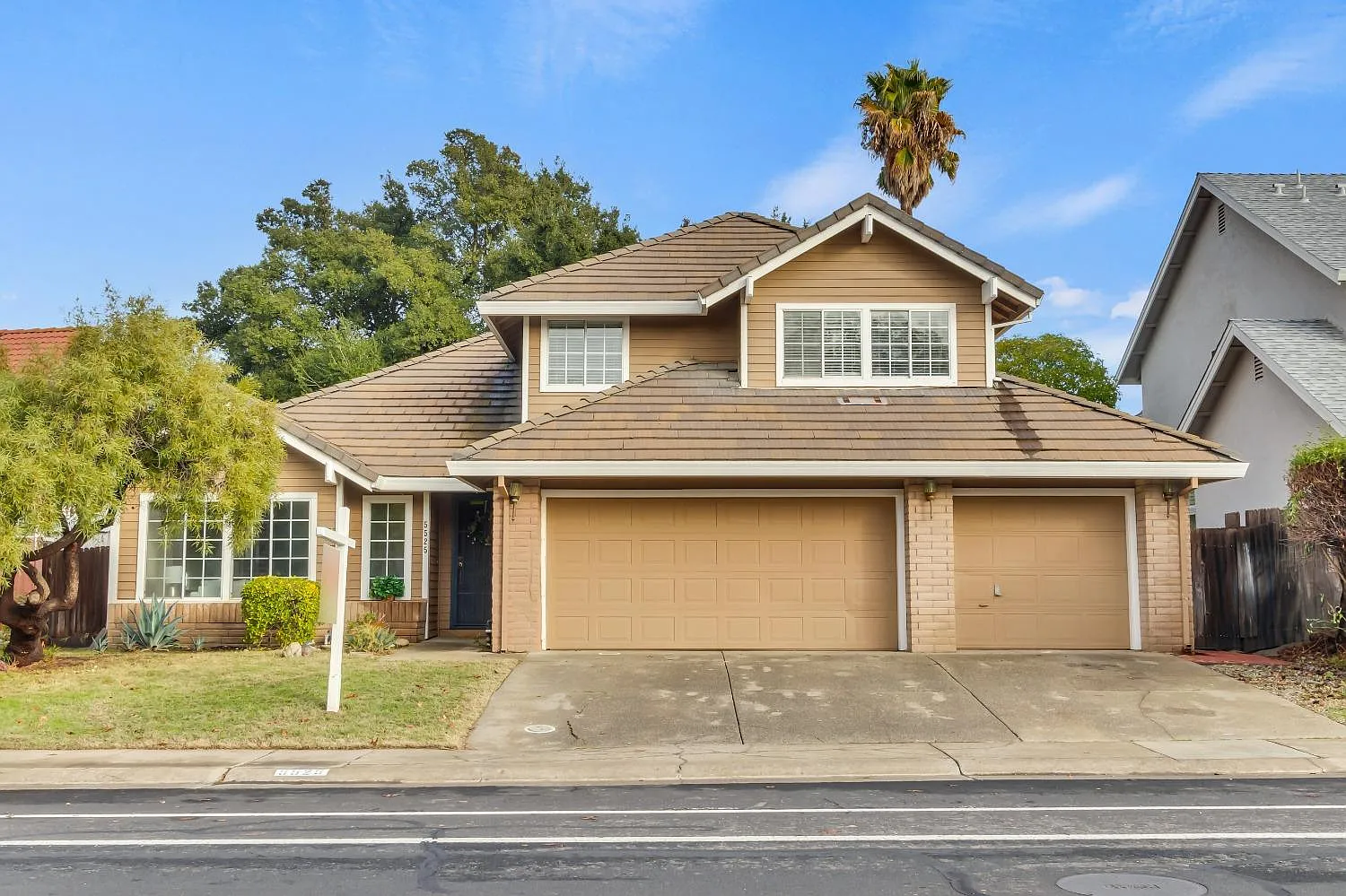 5525 Laguna Park Dr photo 1