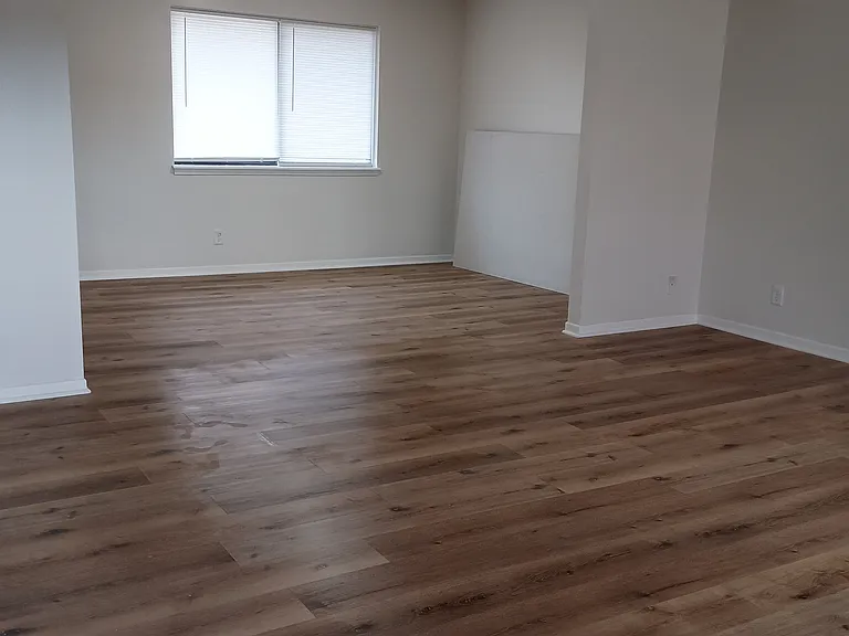 5219 SW 22nd Park — Photo 1