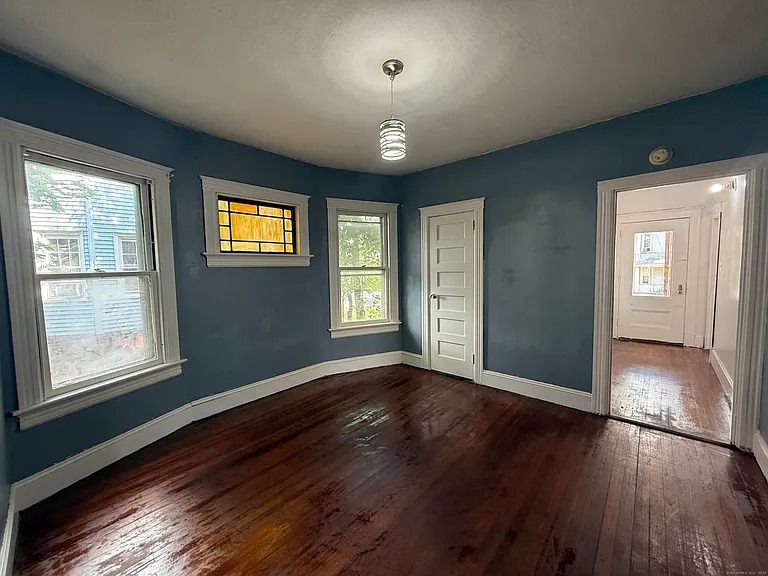 184 Fairview St #1 — Photo 2