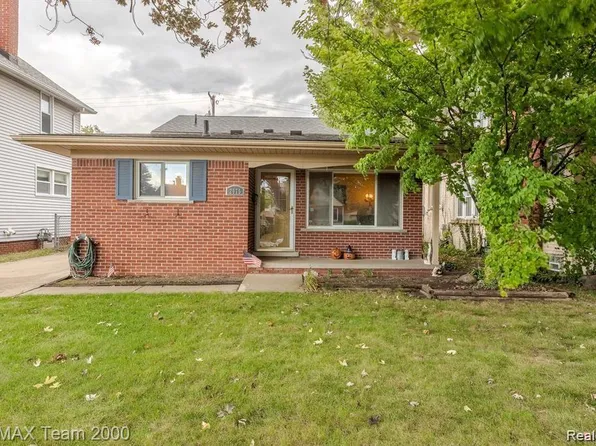 2975 Grindley Park St, Dearborn, MI 48124