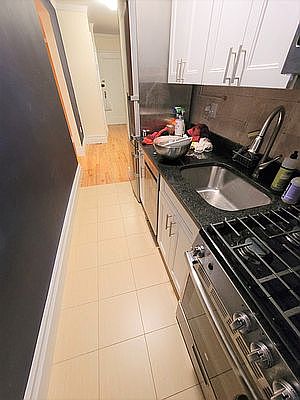 5th image of 310 E 74th St #1X