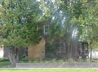 128 7th St, Mc Gregor, IA 52157