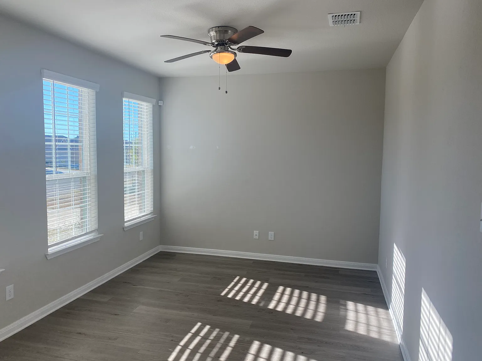 2060 Dade Loop — Photo 4