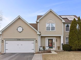 2940 Arbor Ln, Aurora, IL 60502