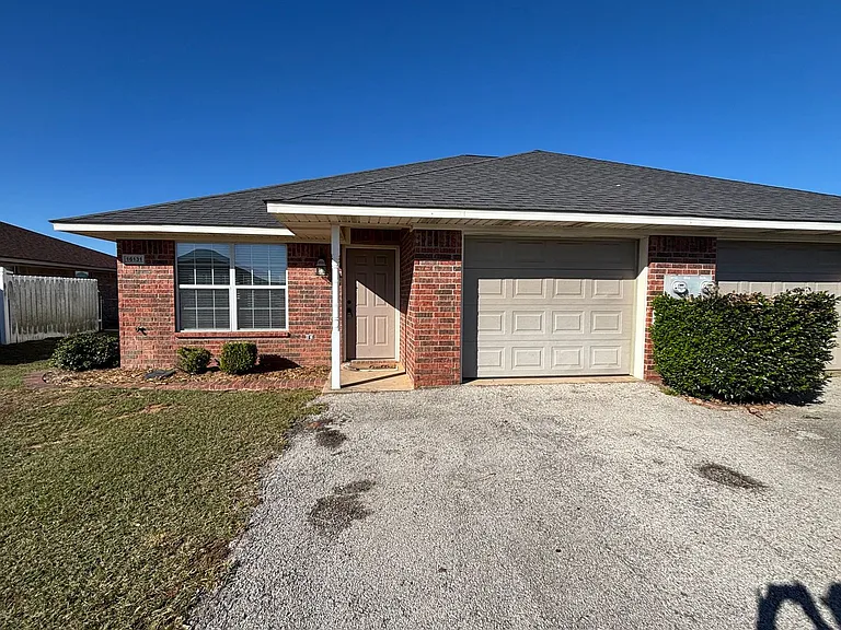 16131 Rolling Meadows Dr — Photo 2