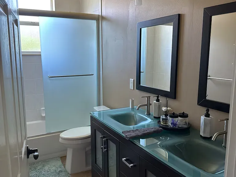 SW Lake Grove Cir — Photo 21