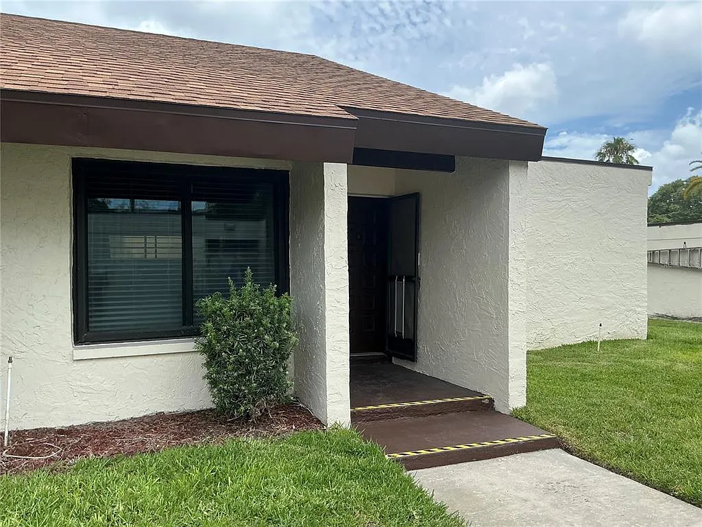 2 bed, 2.0 bath, 1014 sqft, $1,750 — Photo 2