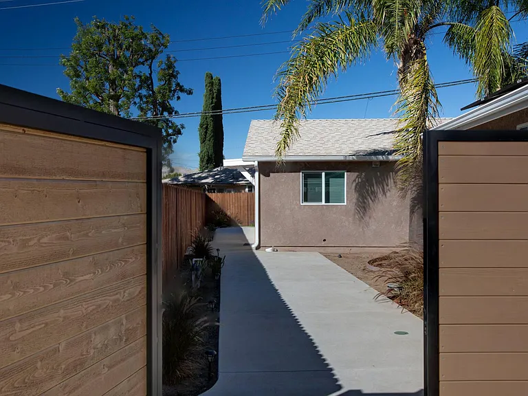 6275 Dana Ave — Photo 2
