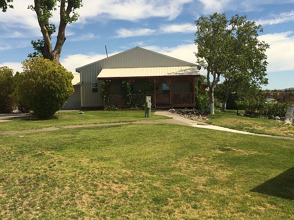 3rd image of 19946 SW E Desert Aire Dr