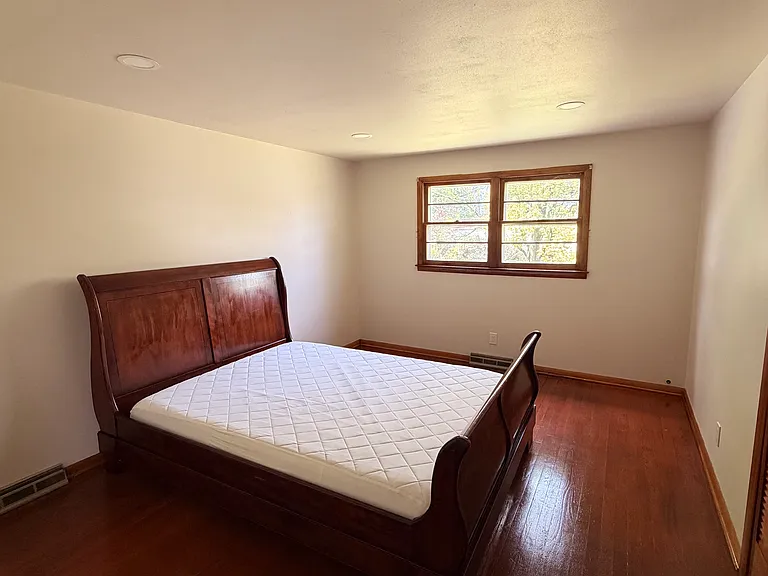 102 Standish Dr — Photo 8