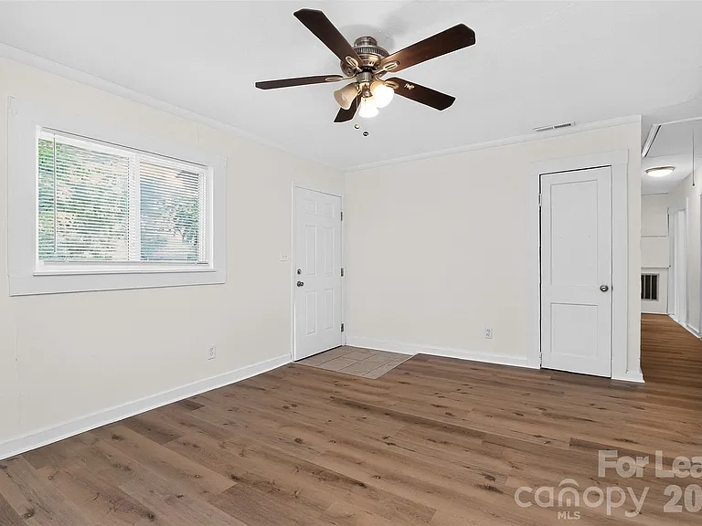 4016 Bearwood Ave — Photo 3
