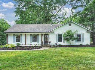 6624 Lancer Dr, Charlotte, NC 28226