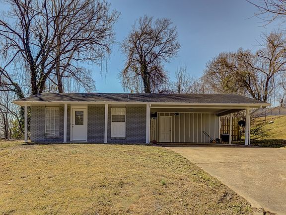 2nd image of 105 Grey Oaks Dr