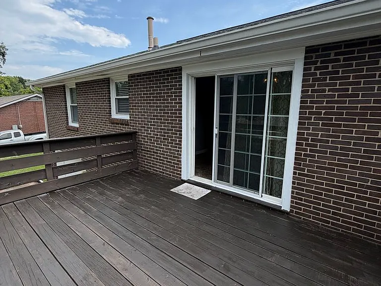 160 E Regent Dr — Photo 15