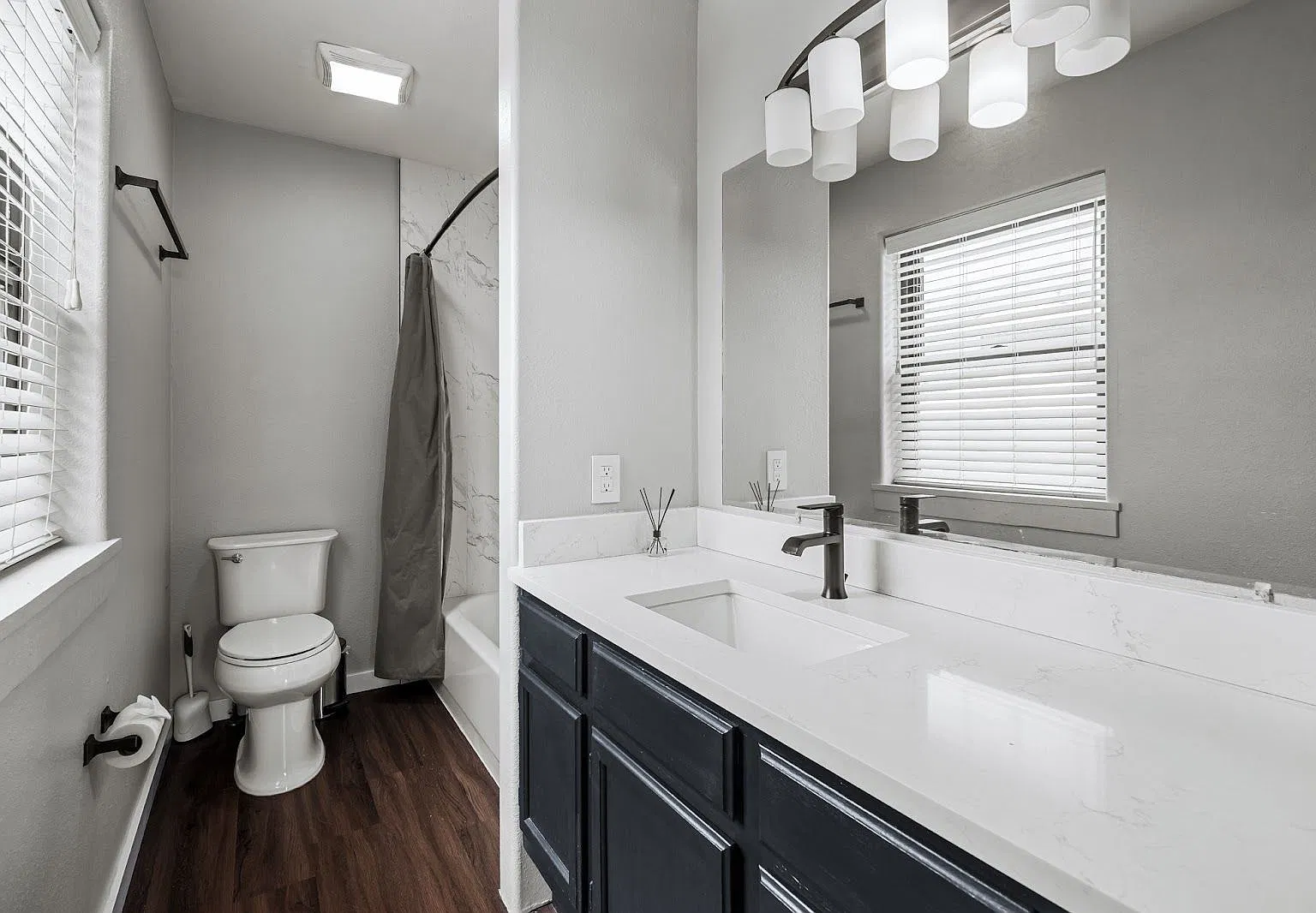 4 bed, 3.5 bath, 1944 sqft, $5,100 — Photo 4