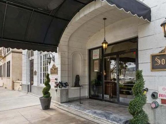3rd image of 360 W Ocean Blvd APT 303