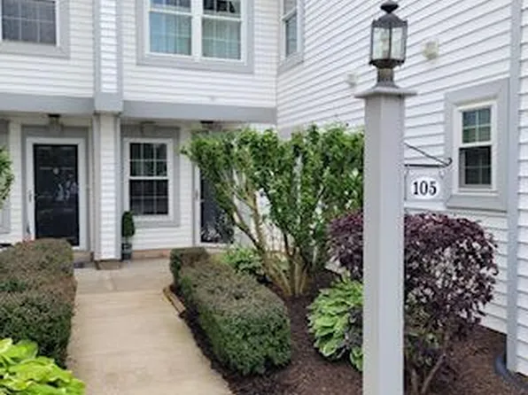 105 Crossroads Dr, Warminster, PA 18974