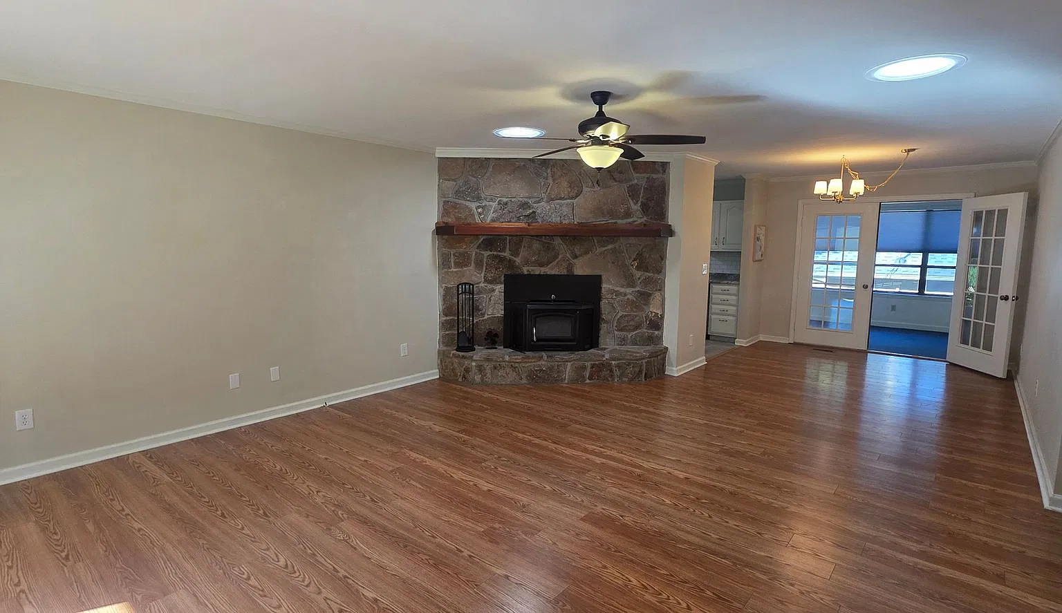 Cozy Little Charmer Near Beautiful St. George Lake! *Unfurnished & available for 12 month* — Photo 3