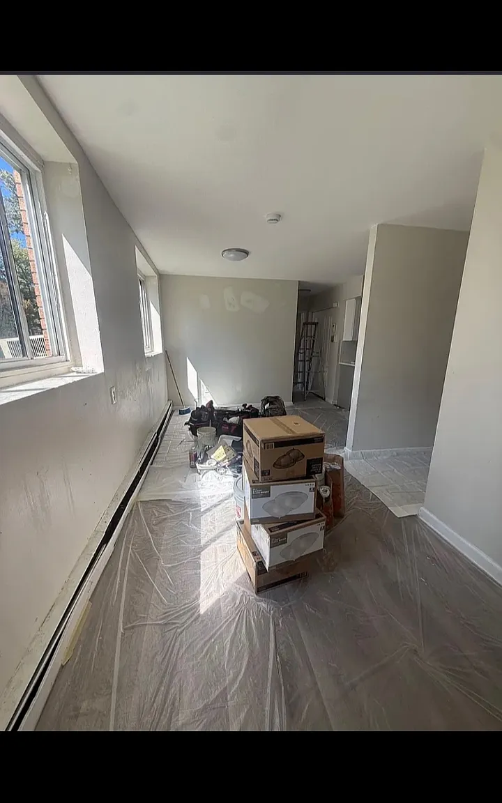 328-329 Roseville Ave — Photo 4