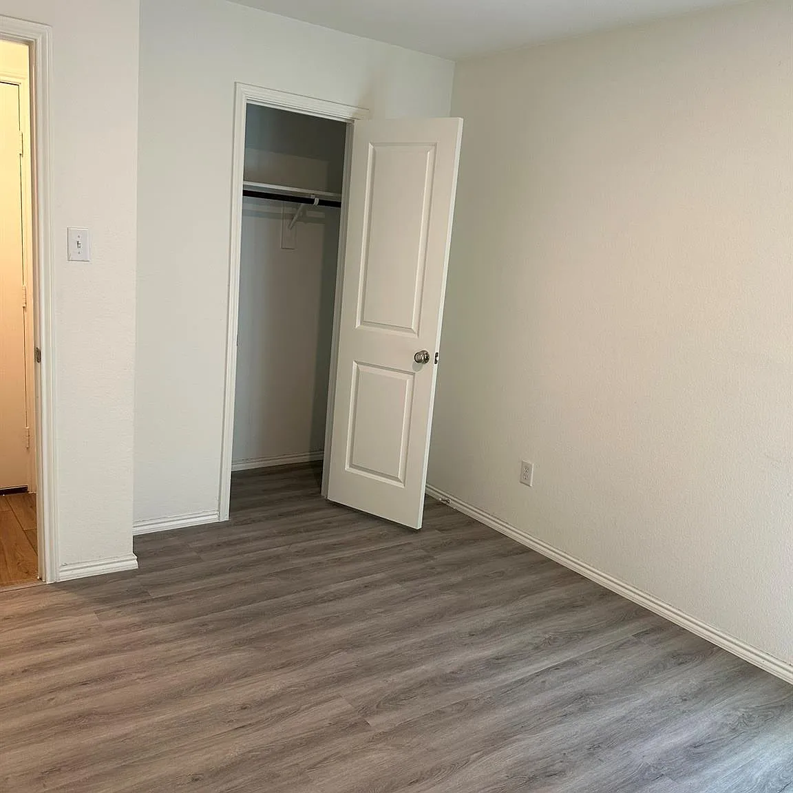 3 bed, 1240 sqft, $1,999 — Photo 3