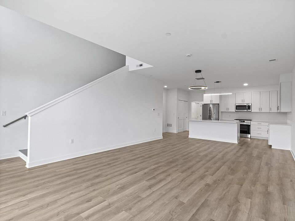 1st image of 9378 S Alder PLACE #105