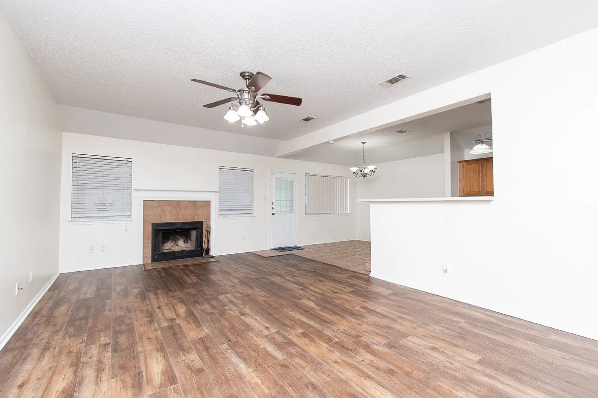 Building Photo - 3301 Dorothy Jane Dr