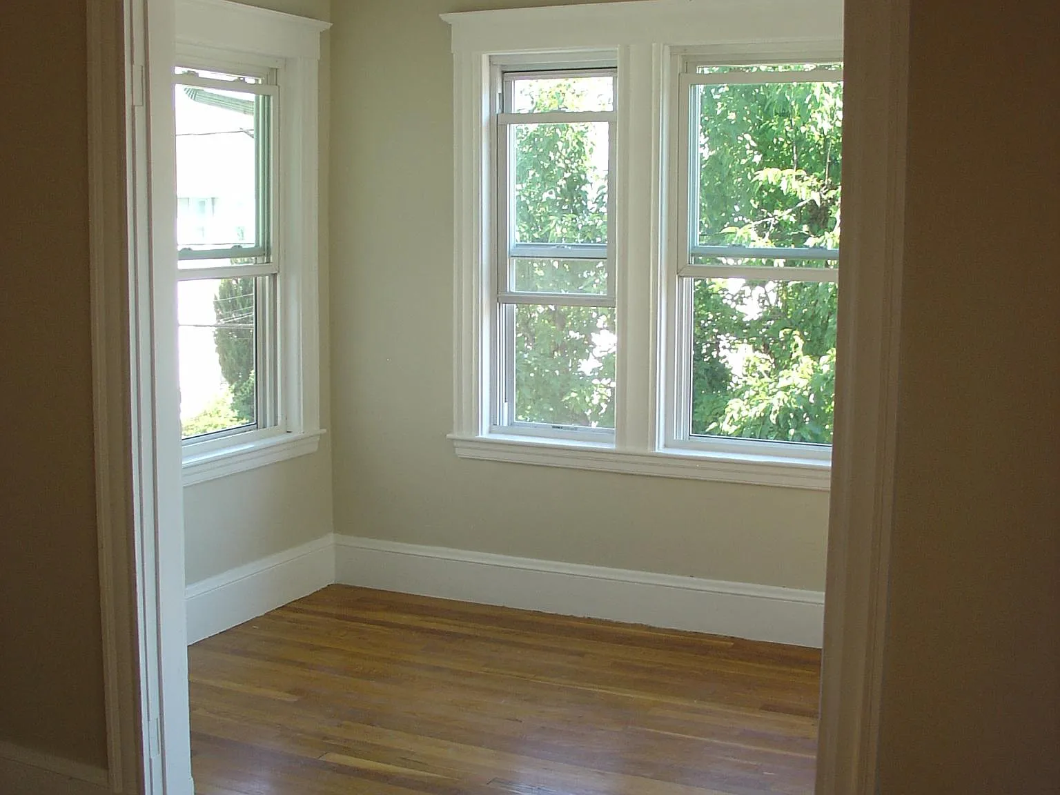 30 Willard Ave — Photo 2
