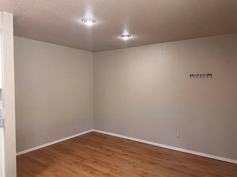 5303 N Sky Vista Ave — Photo 12