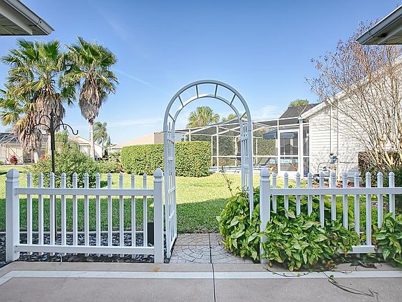 4th image of 2107 Santo Domingo Dr