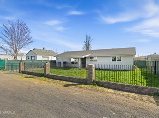 819 N 18th Ave, Yakima, WA 98902