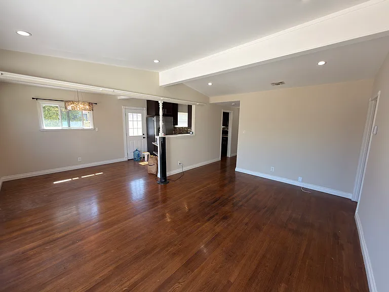 5105 Sepulveda Blvd — Photo 5