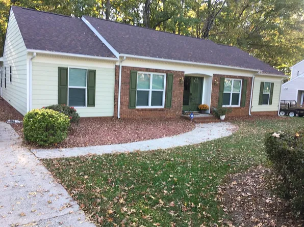 237 Sunnywood Ln, Charlotte, NC 28270