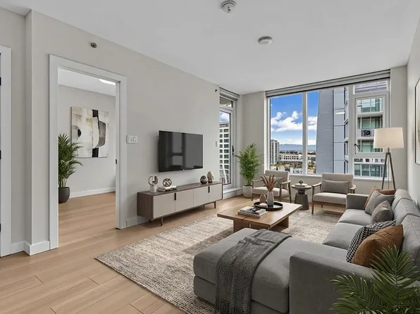 6951 Elmbridge Way #1011, Richmond, BC V7C 0A4