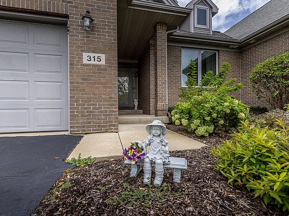 2nd image of 315 Armadale Way
