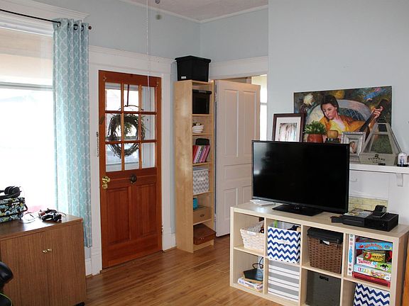 5th image of 113 Wilson Ave