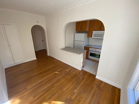 2nd image of 1690 Beach St APT 101