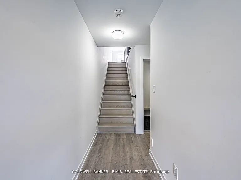 136 Brockley Dr — Photo 6