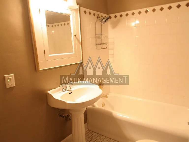 124 11th Ave NW — Photo 11