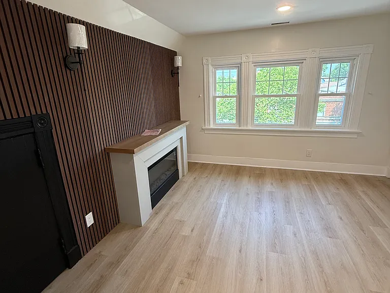 821 State St #3 — Photo 4