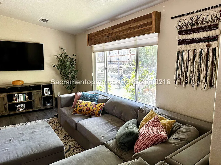 1283 Live Oak Ln — Photo 23