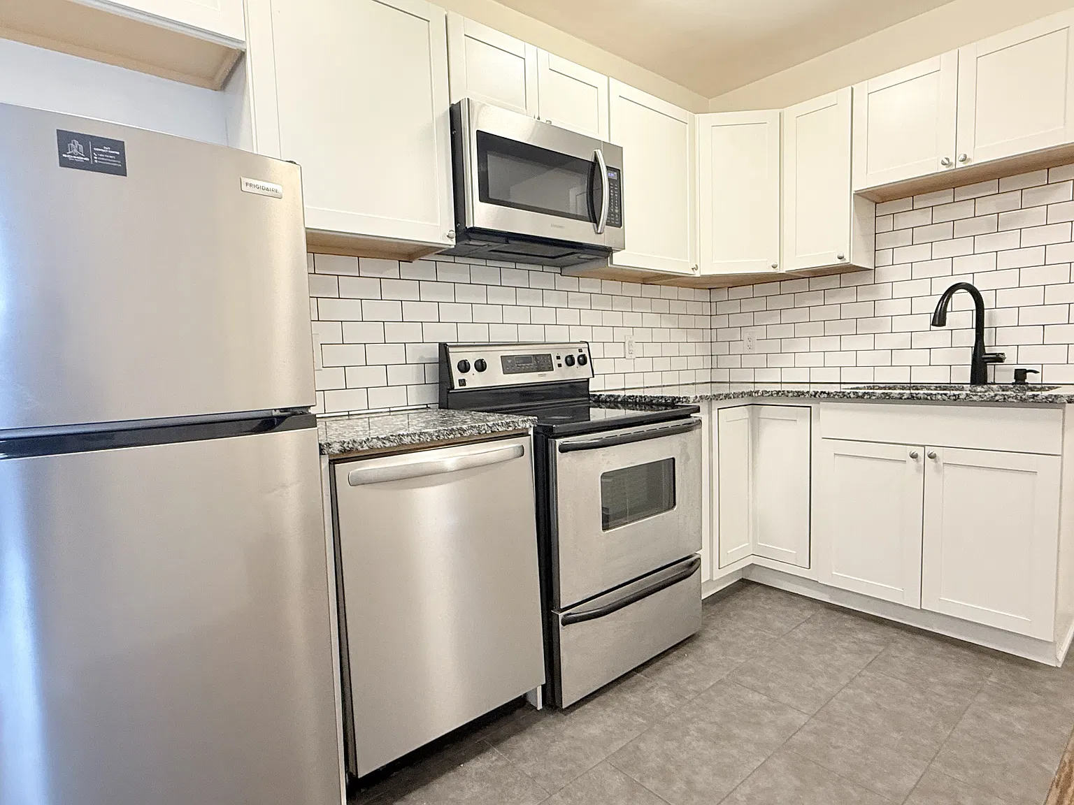 2 bed, $1,313 — Photo 2