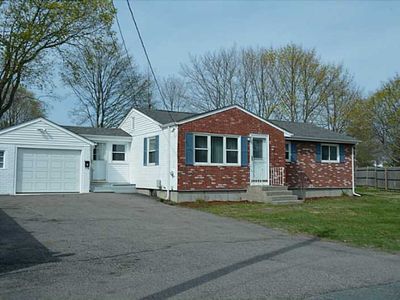 185 Vineyard Rd, Warwick, RI, 02889